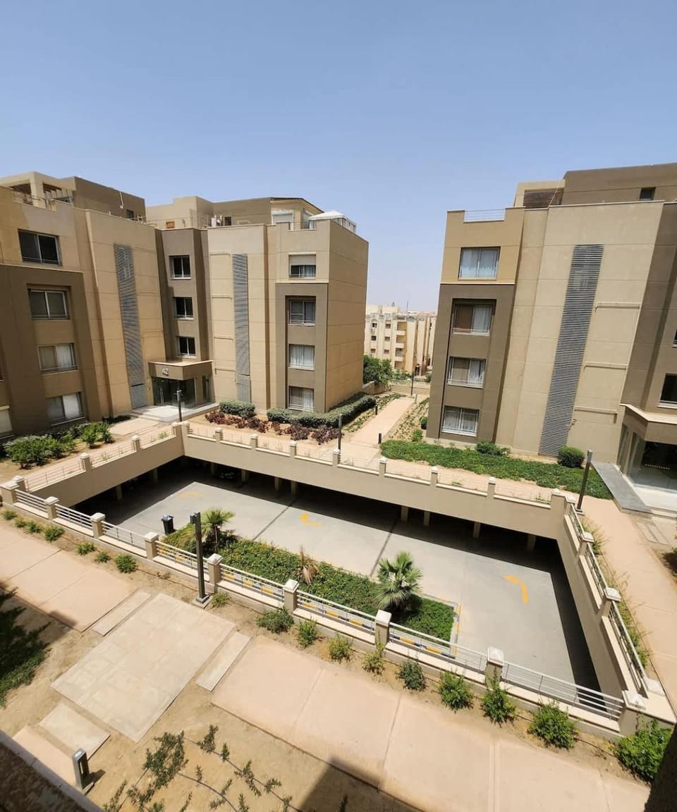 Stunning Gated 2 BR-Mins To AUC Apartment in New Cairo City