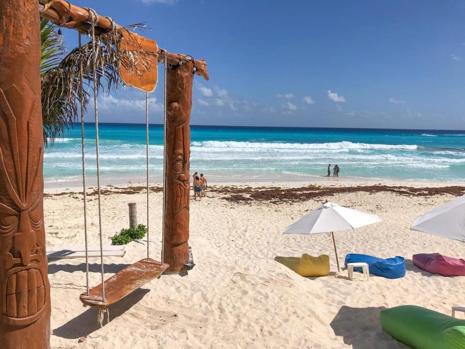 Oceanview 1 min walk to Coco B, pool, beach od110 Apartment in Cancun