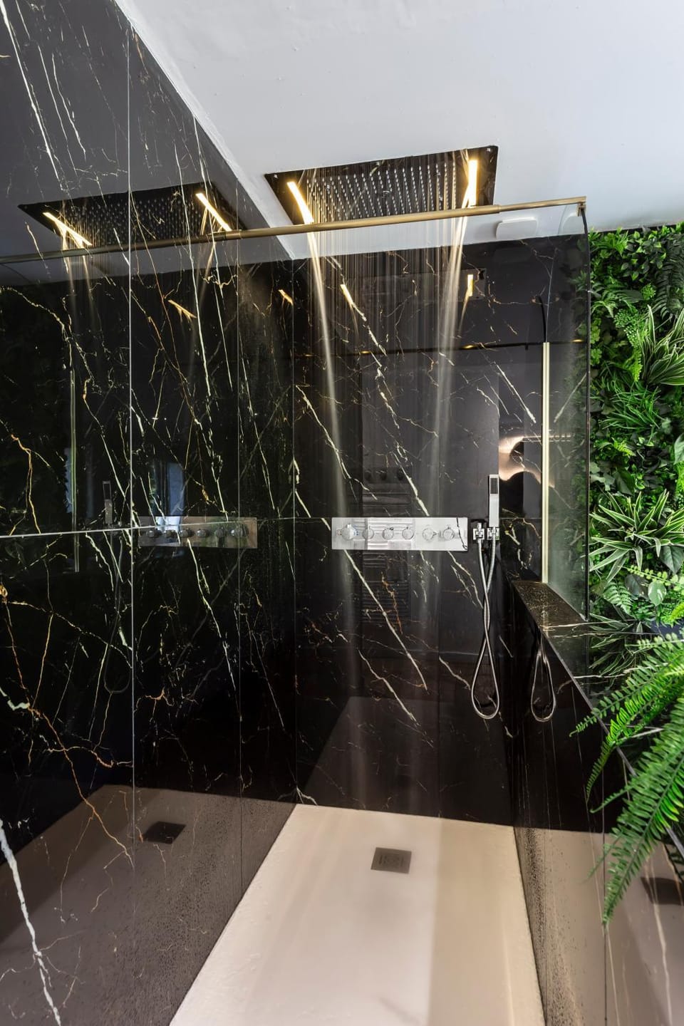 Shower, Natural landscape