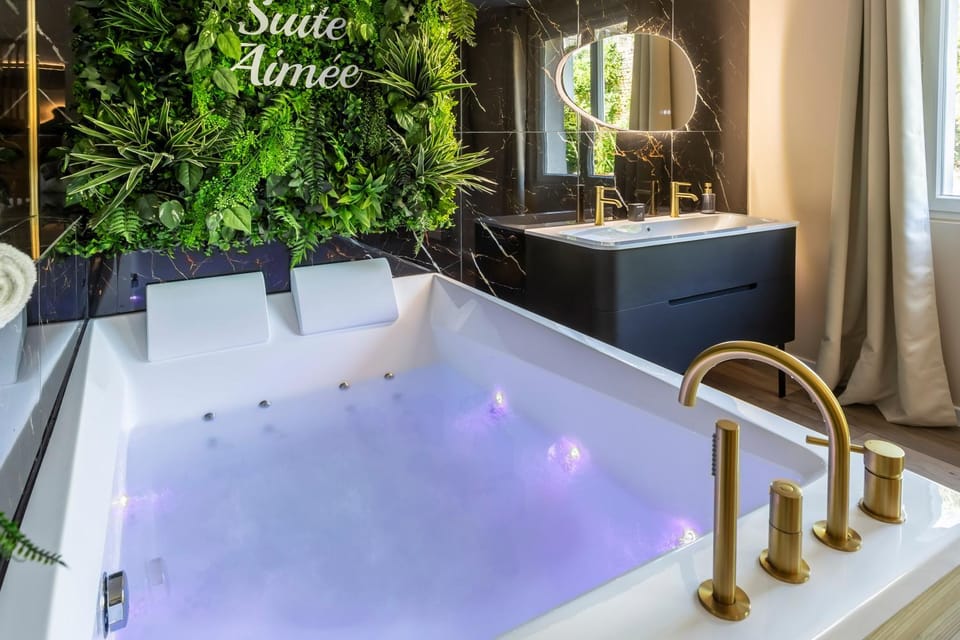 Natural landscape, Hot Tub, Hot Tub, Bathroom, Bath