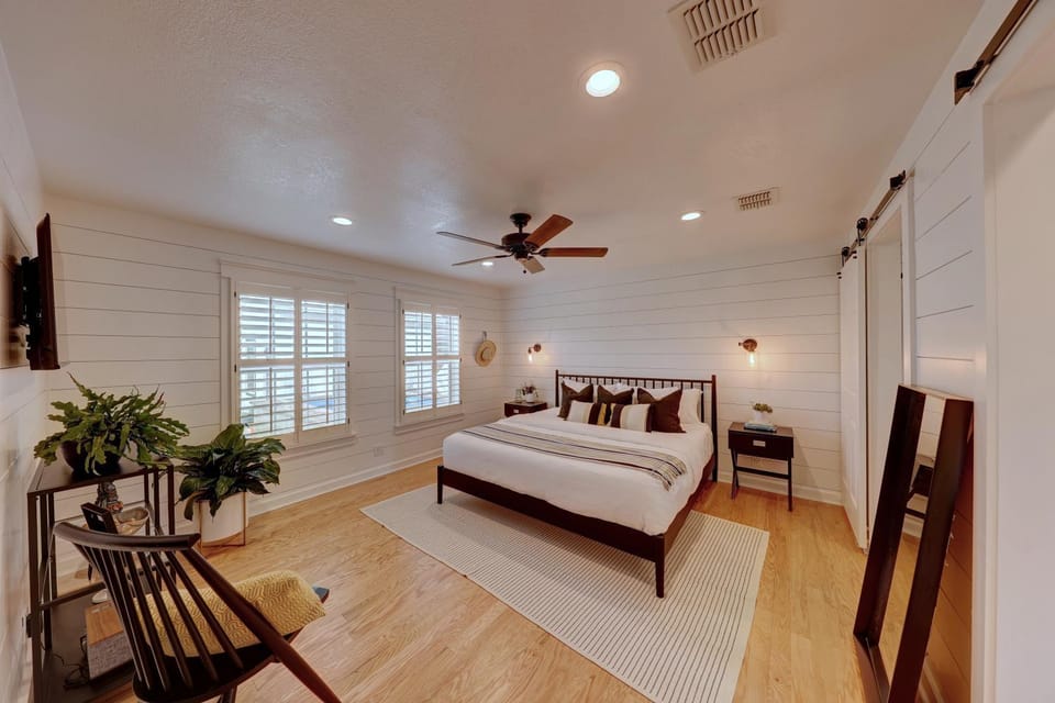 Photo of the whole room