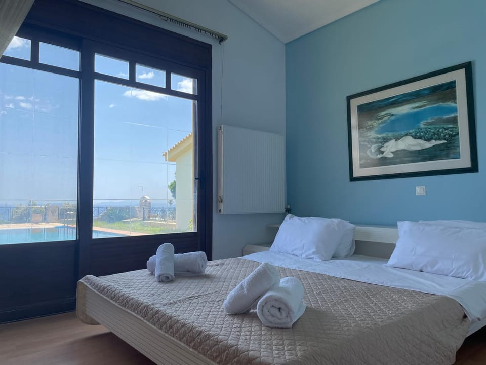 North Pool House Villa in Decentralized Administration of Attica