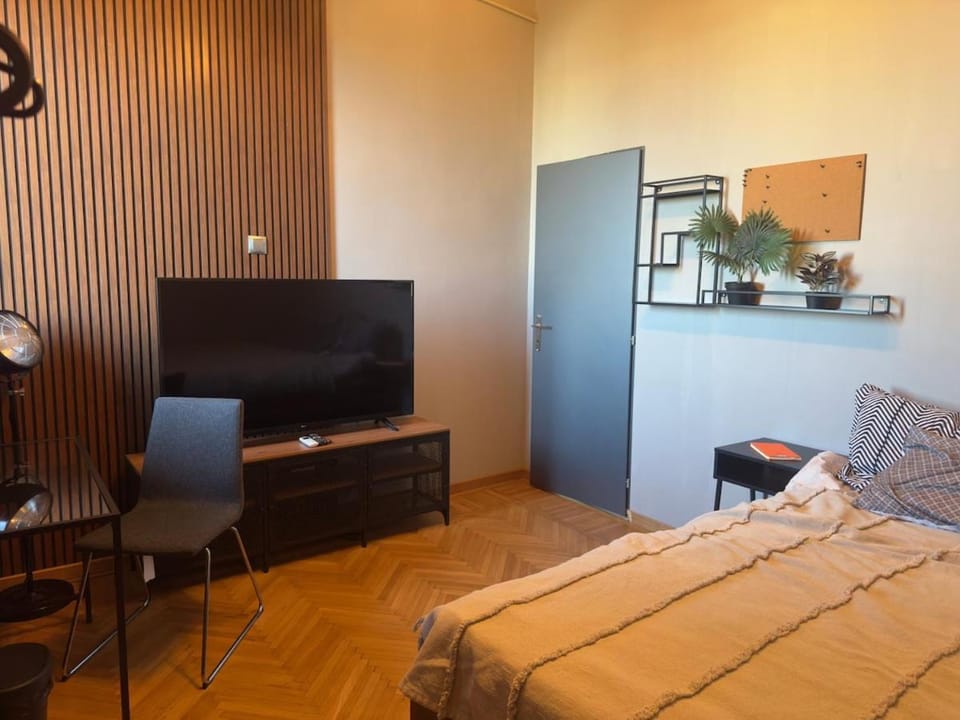 Industrial Chic Retreat Calea Victoriei Apartment in Bucharest