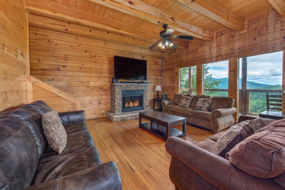 Splash Mountain By Avada Properties House in Pigeon Forge