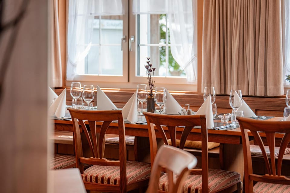 Restaurant/places to eat, Restaurant/places to eat