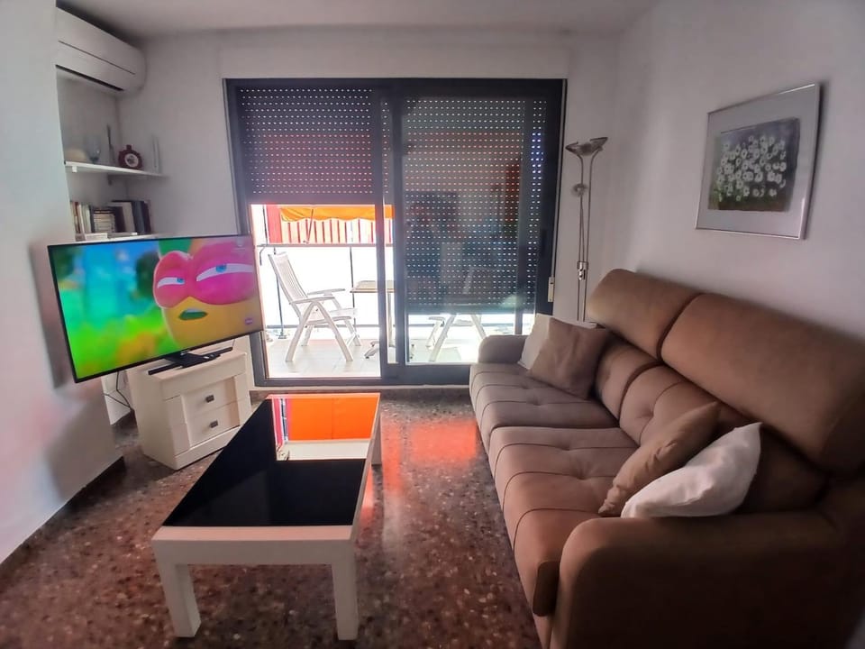 Communal lounge/ TV room, TV and multimedia, Living room, Seating area