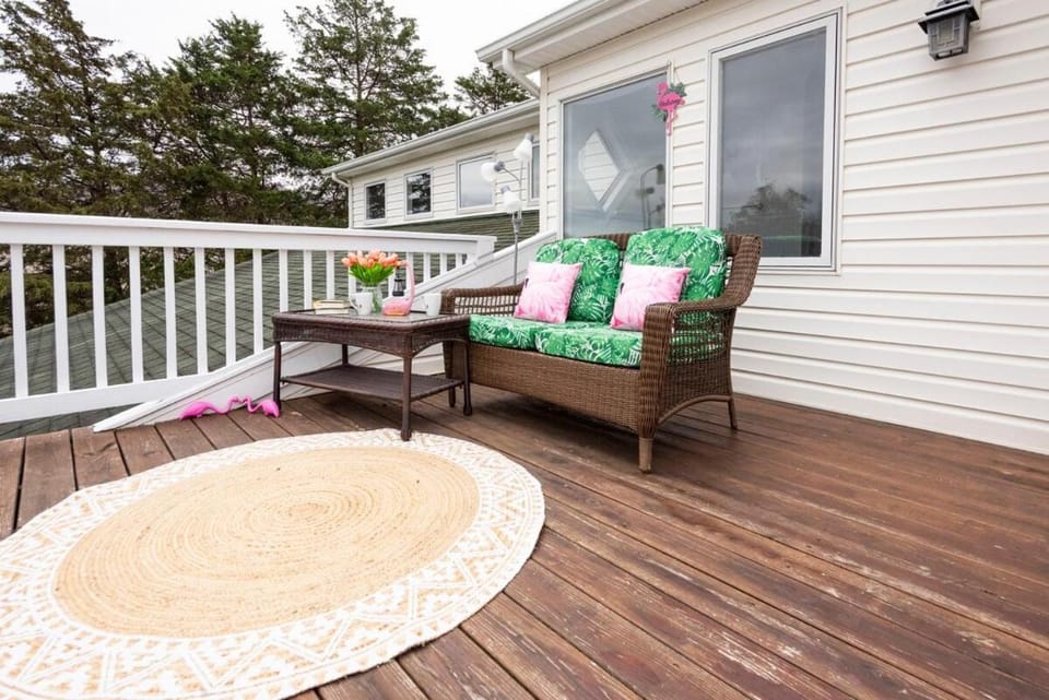 Scenic Mountain retreat - Country side - 1 Acre House in West Virginia