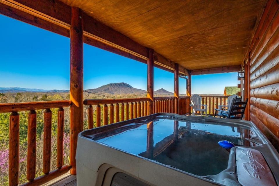 Swimming in the Smokies By Avada Properties House in Sevierville
