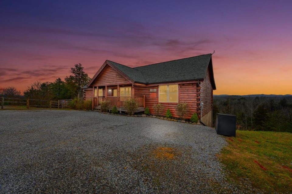 Swimming in the Smokies By Avada Properties House in Sevierville