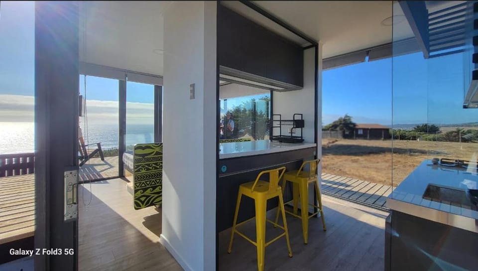 View (from property/room), Dining area, Sea view