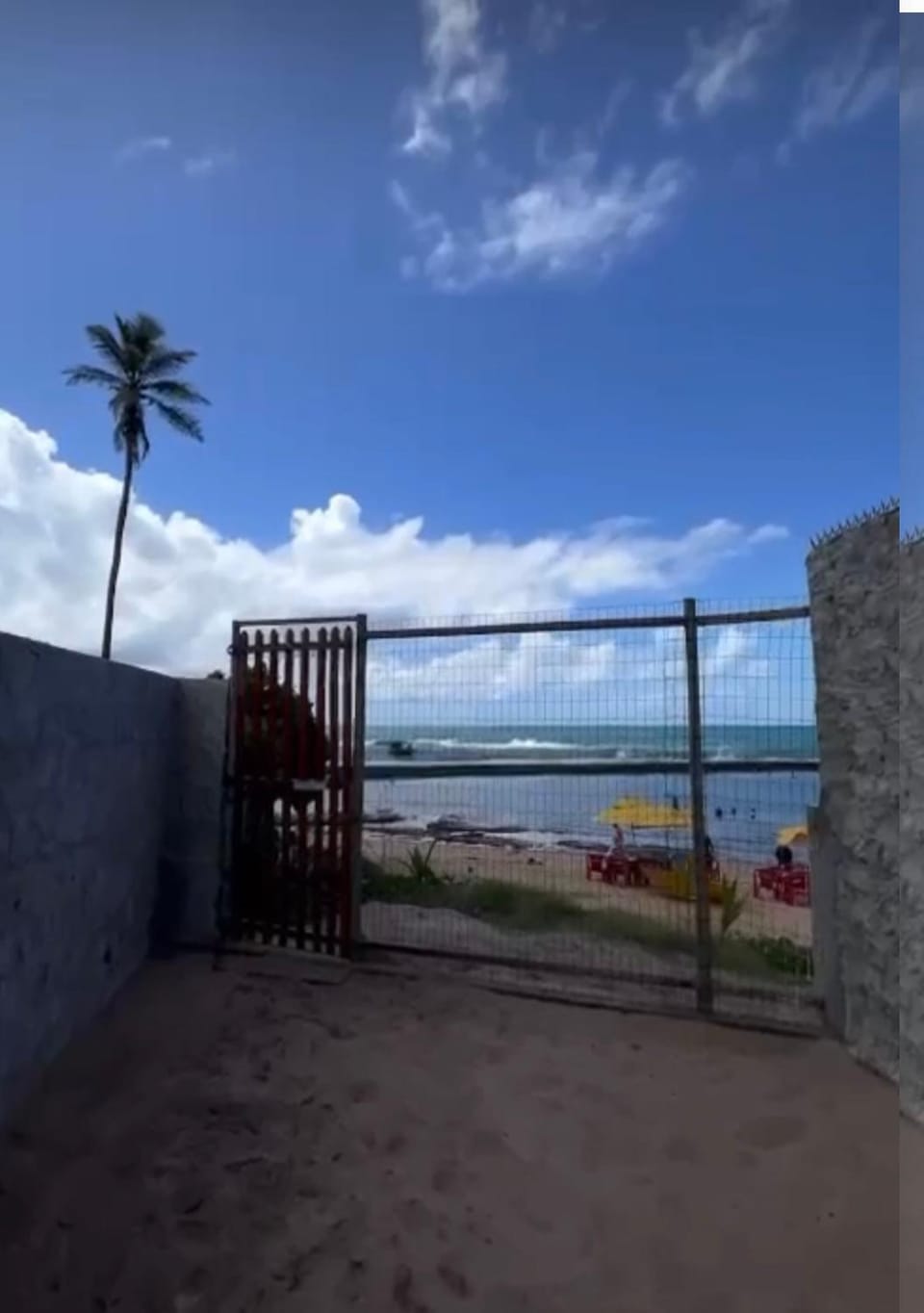 Residencial piscina Natural House in Arembepe