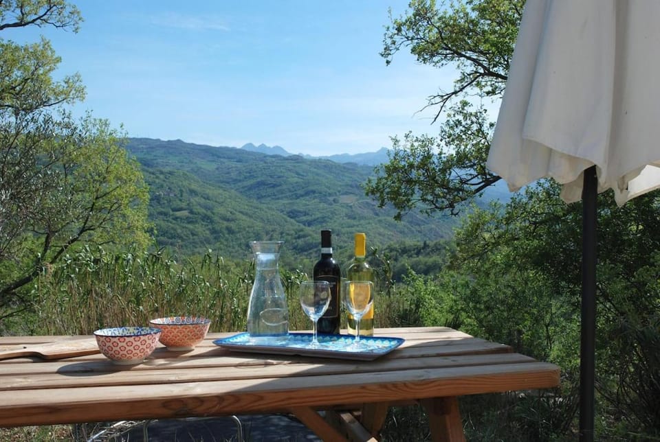 Natural landscape, Garden, View (from property/room), Food and drinks, On site, Garden view, Mountain view, Area and facilities, pet friendly