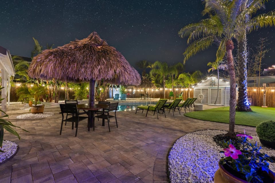 Night, Garden, Pool view, Swimming pool