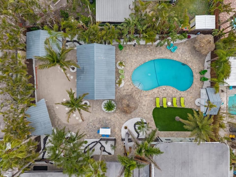 Coconut Grove Resort Villa in Clearwater Beach