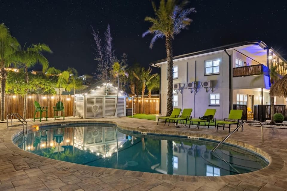 Coconut Grove Resort Villa in Clearwater Beach