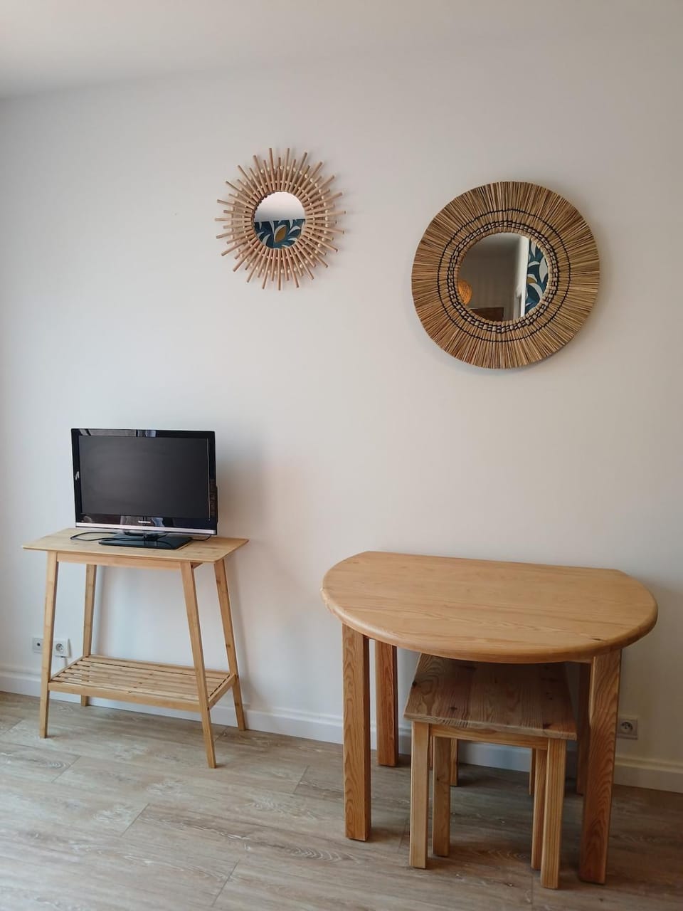 TV and multimedia, Dining area