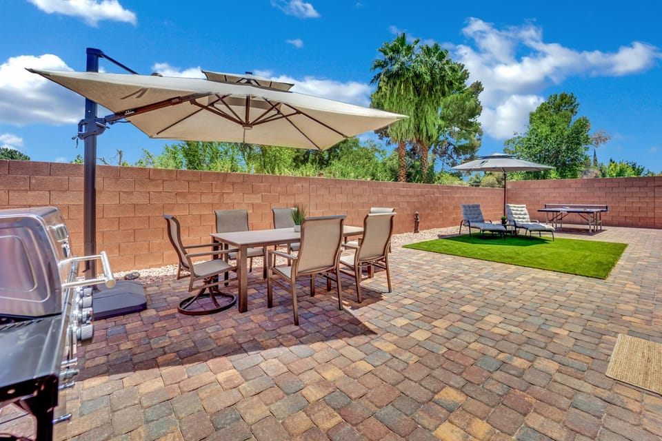 BBQ facilities, Dining area, sunbed
