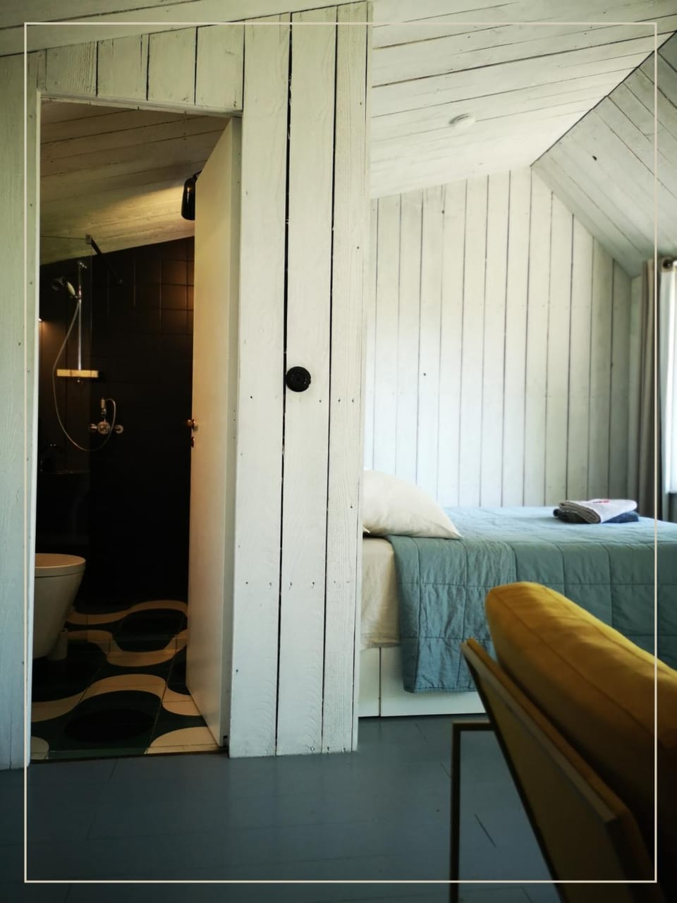 Bed, Bathroom, Photo of the whole room, Bedroom