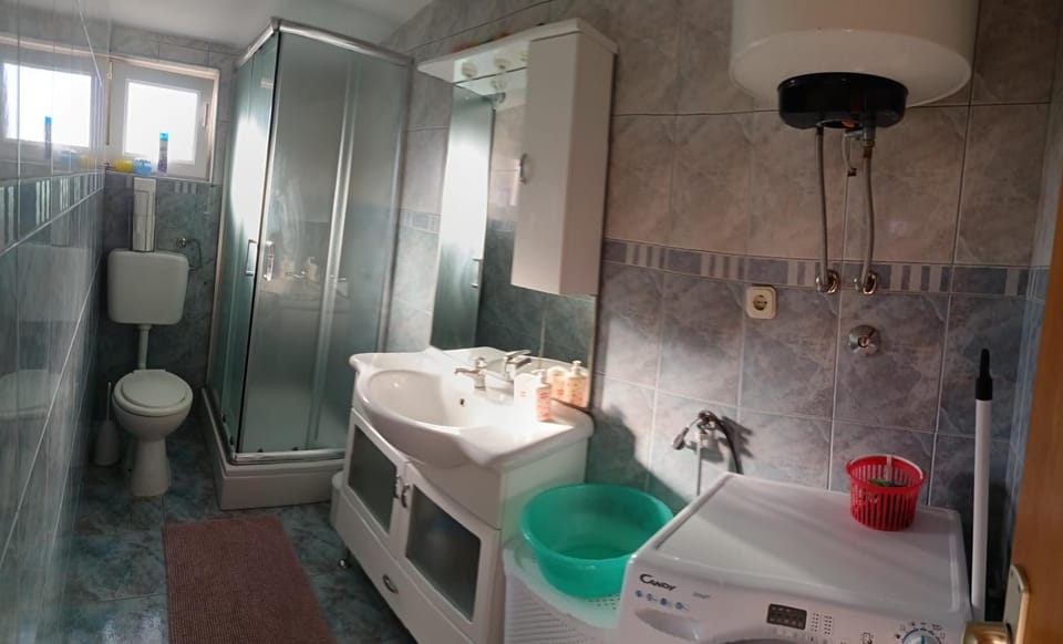 Shower, Bathroom, towels