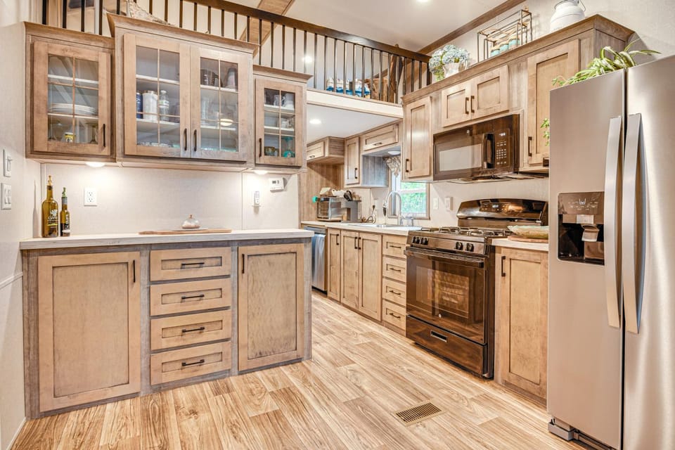 Lakehouse with Sandy Beach and Boating House in Tilton