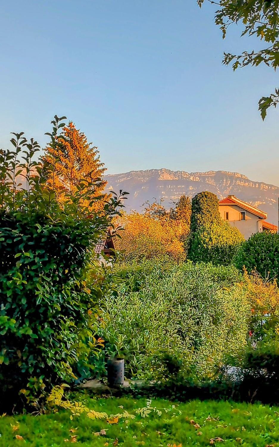 Nearby landmark, Day, Natural landscape, Mountain view, River view