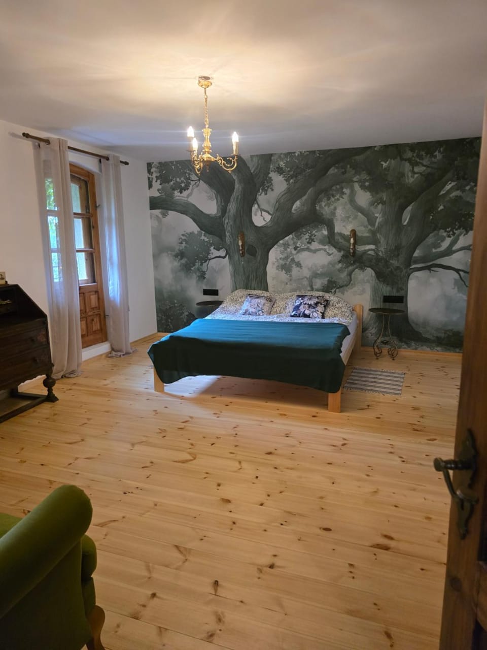 Bed, Photo of the whole room, Bedroom