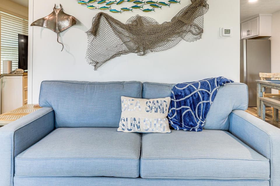 Walk to Ocean: Unit w/ Deck in Fernandina Beach! Apartment in Fernandina Beach