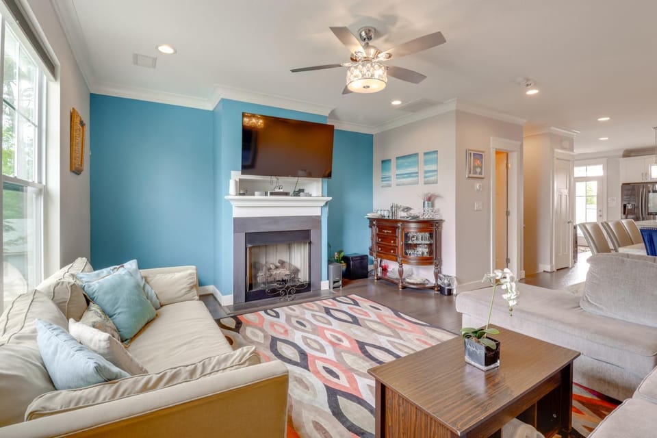 Walk to Ocean: Group Getaway in Virginia Beach! House in Virginia Beach