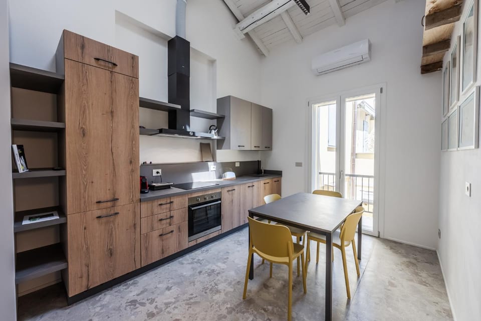 Kitchen or kitchenette, Dining area, dishwasher, oven, pet friendly, stove