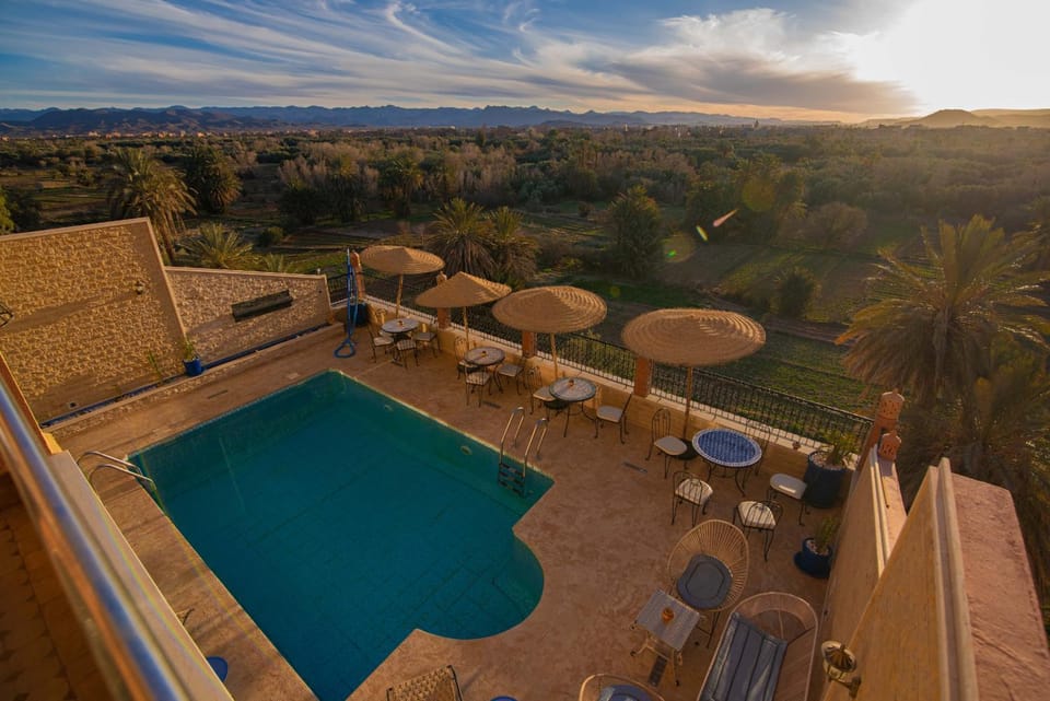 Patio, Balcony/Terrace, Dining area, Mountain view, Swimming pool