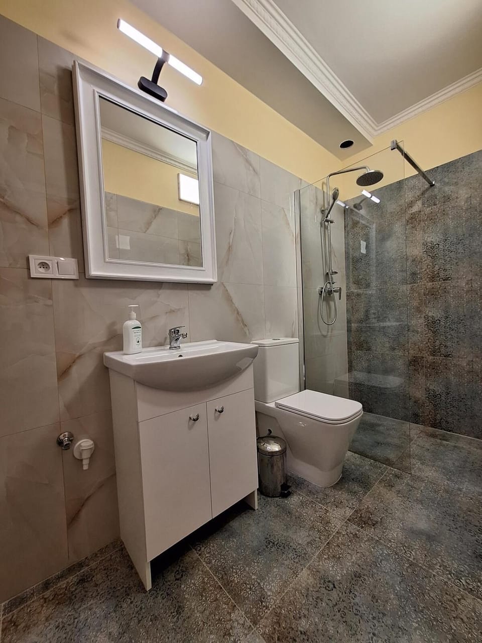 Terrace Studio with Kitchen - KindStay Suites Prague Airport Apartment in Prague