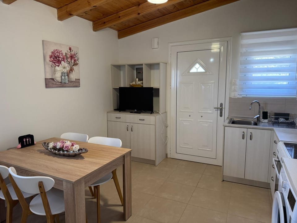 TV and multimedia, Dining area