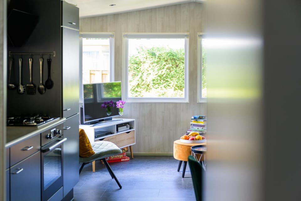 TV and multimedia, Dining area