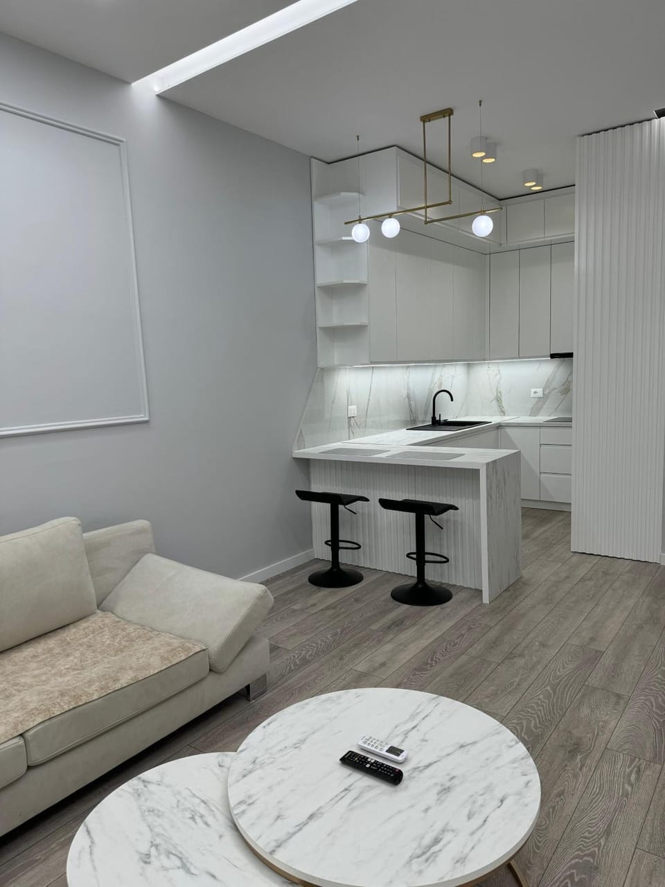 Seating area, kitchen