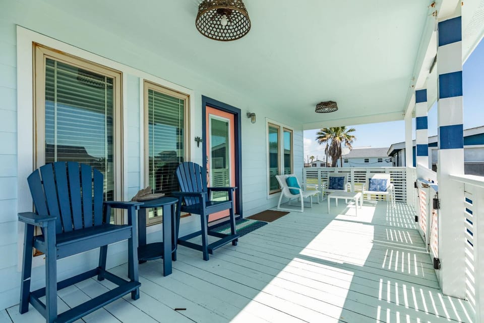 Surf & Turf - Laid Back Slice of Island Life House in Surfside Beach