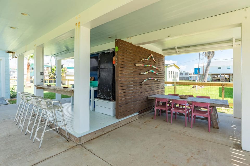 Surf & Turf - Laid Back Slice of Island Life House in Surfside Beach