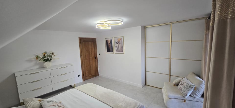 Bedroom, wardrobe