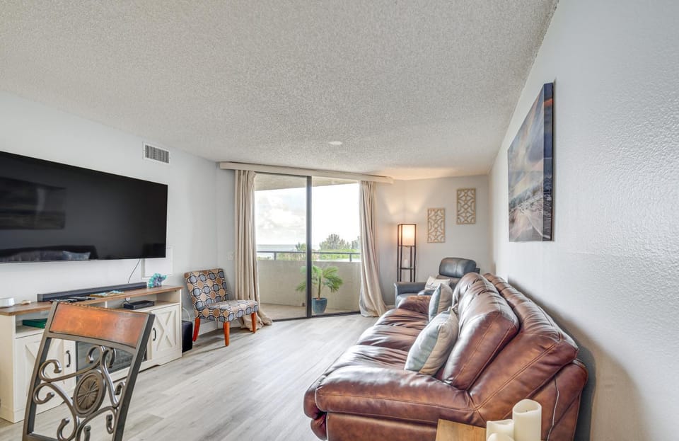 Gulf-View Condo in Hudson: Perfect for Snowbirds! House in Hudson
