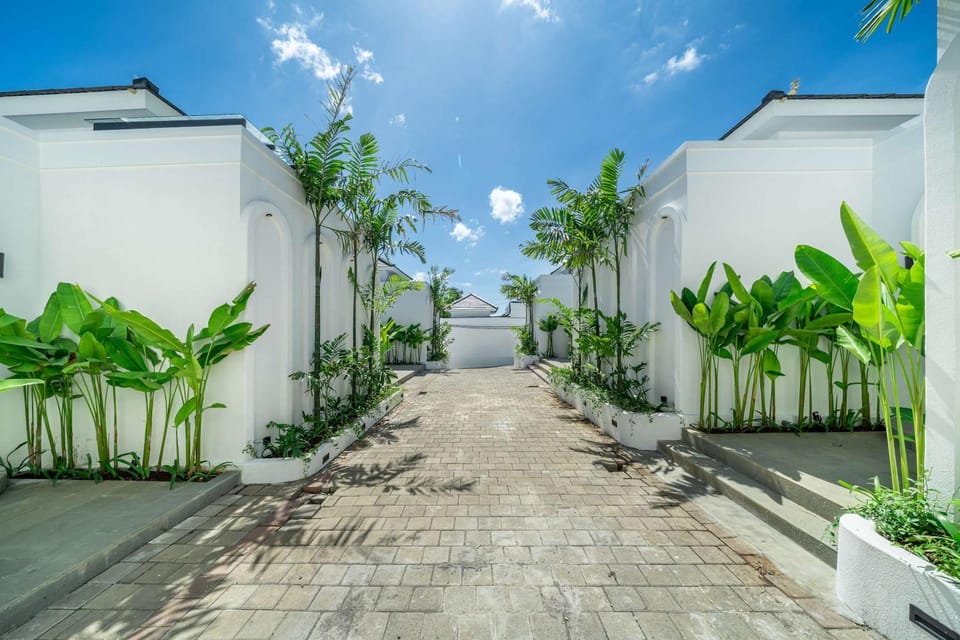 Property building, Street view
