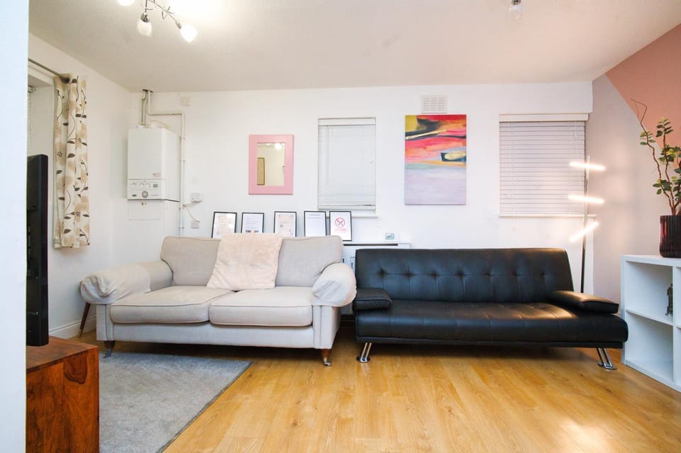 TV and multimedia, Living room, Lounge or bar