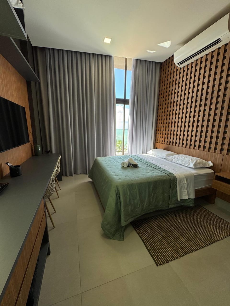 Bed, Photo of the whole room