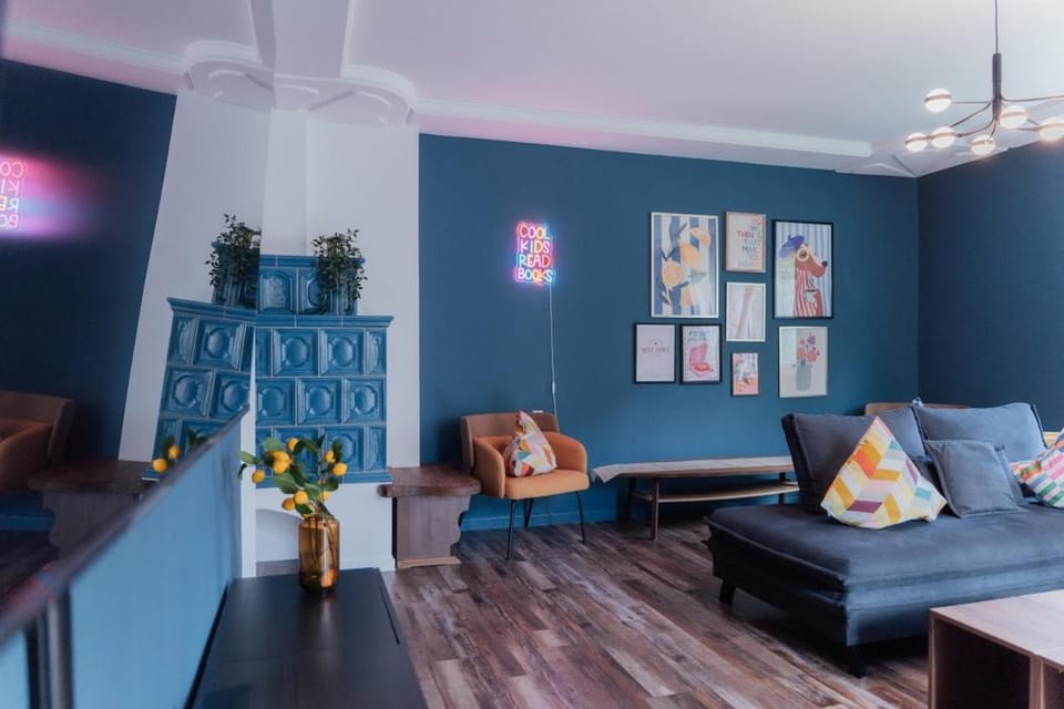Living room, Seating area