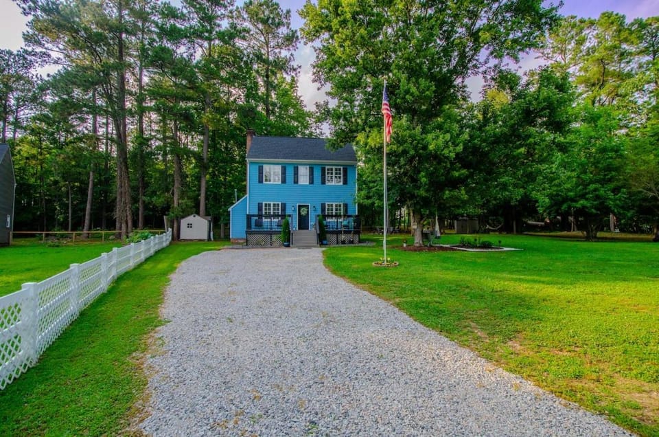 Property building, Spring, Natural landscape, Garden view
