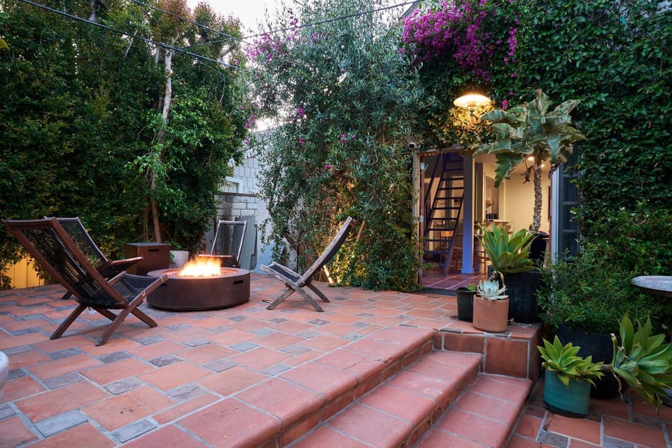 Whimsical Los Feliz House - Pool - Fire Pit - Dogs OK House in Los Feliz