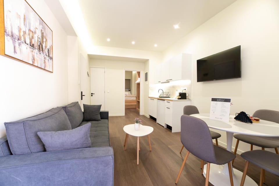 Modern Rooms Pagrati Apartment in Athens
