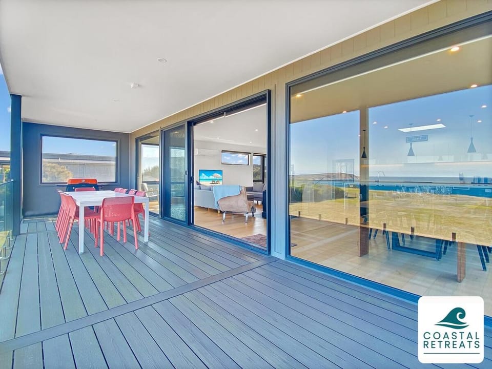 Alonda - Ocean Views House in San Remo