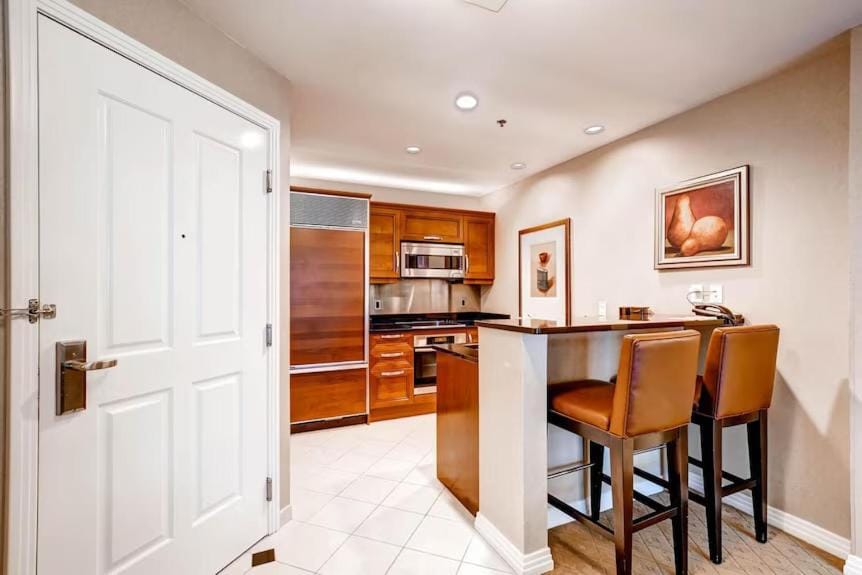 Las Vegas Penthouse with Strip Views - Sleeps 6 - Walk Out Balcony Apartment hotel in Las Vegas Strip