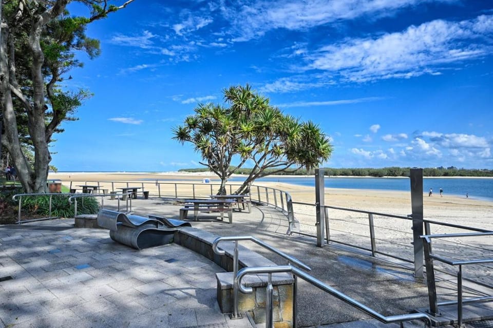 Cosy, Charming, Central Caloundra Getaway Apartment in Golden Beach