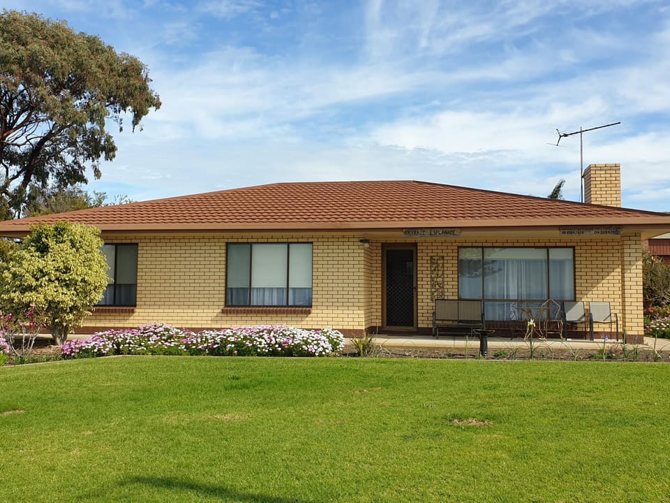 Kirazz Holiday Homes House in Kingscote
