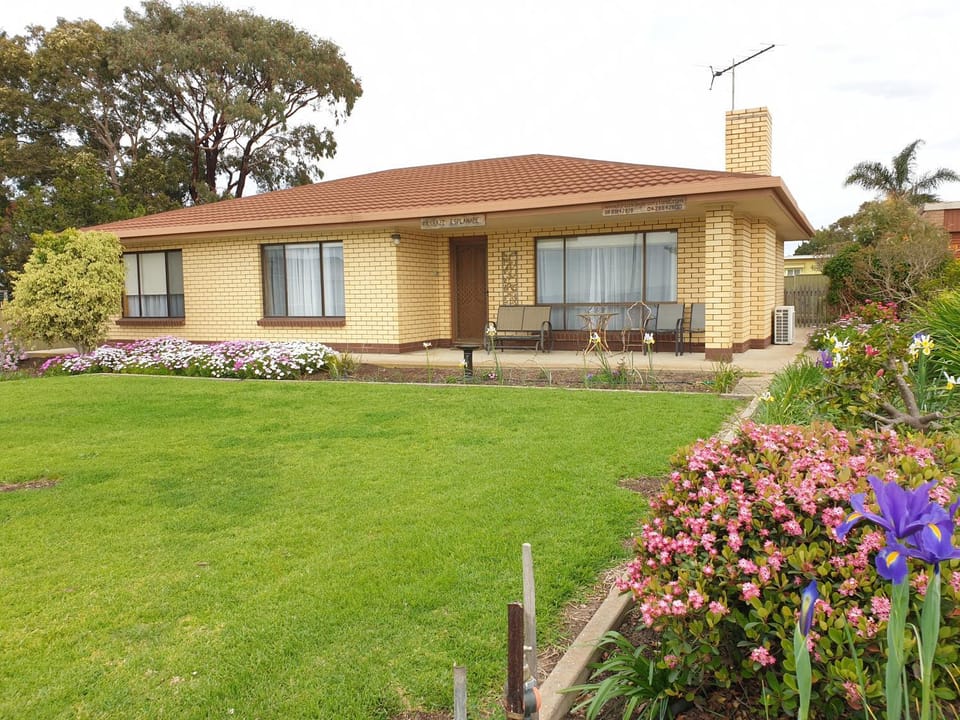 Kirazz Holiday Homes House in Kingscote